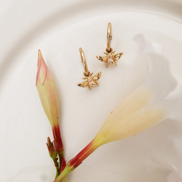 Floral Bee - Small Earring - Gold